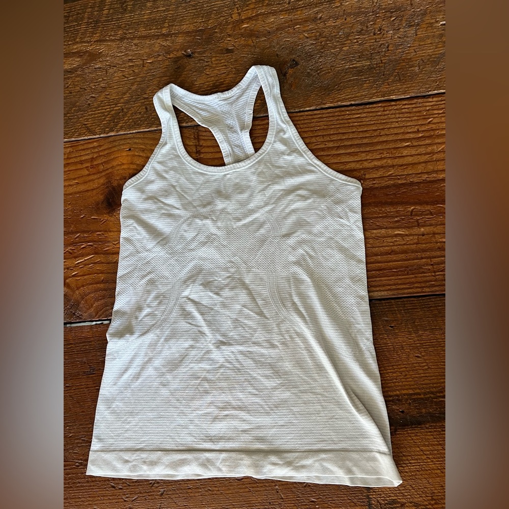 Lululemon Swiftly Tech Racerback 2.0 Size 8 White